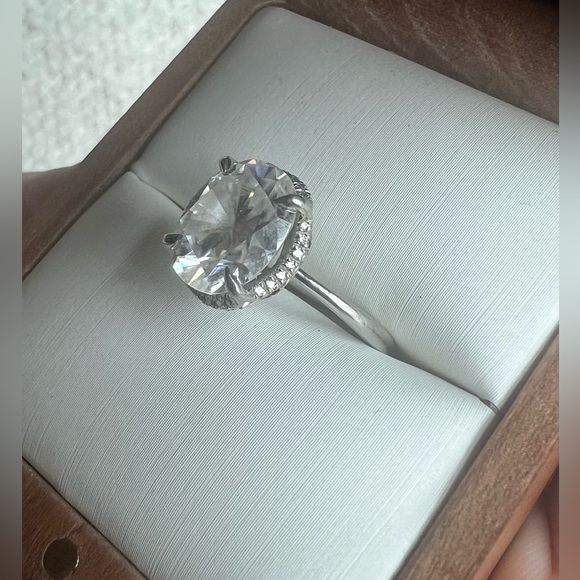 Scalloped Pave’ Lab created Diamond setting/ 11x9 Super Premium Oval Moissanite - Picture 5 of 13